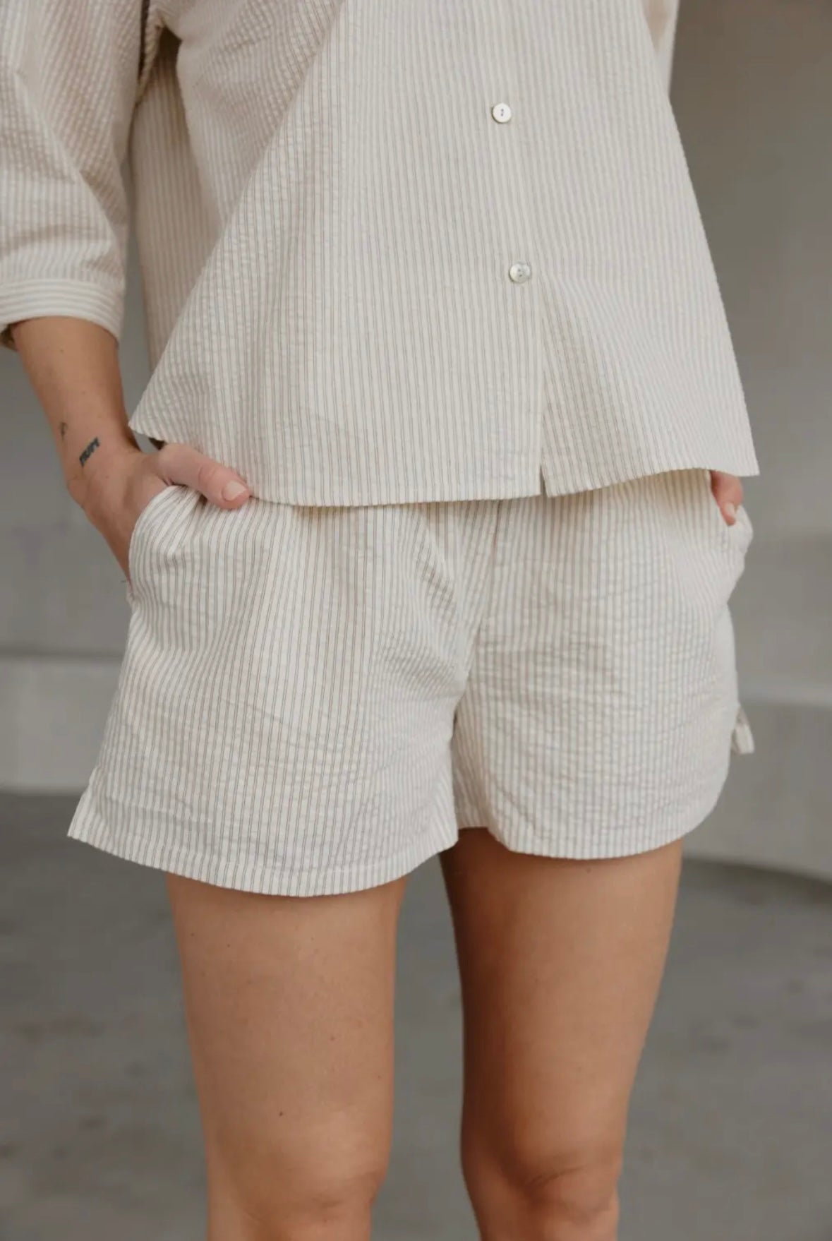 Levon Seersucker Shorts in Cream
