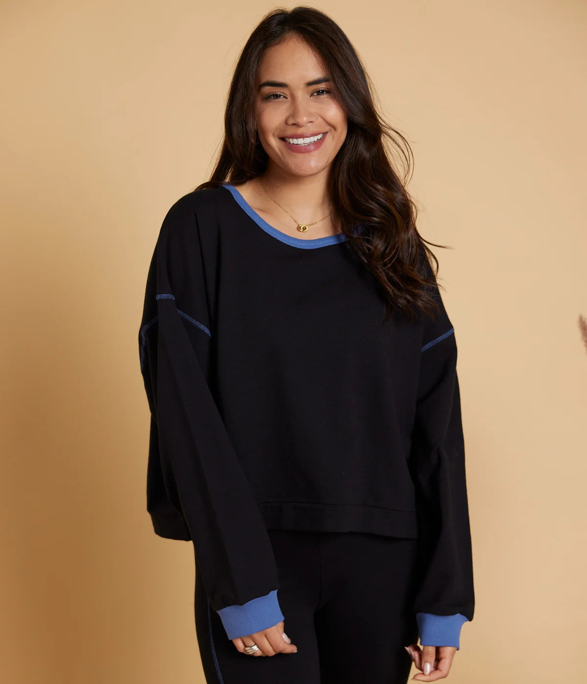 Ada Pullover in Black