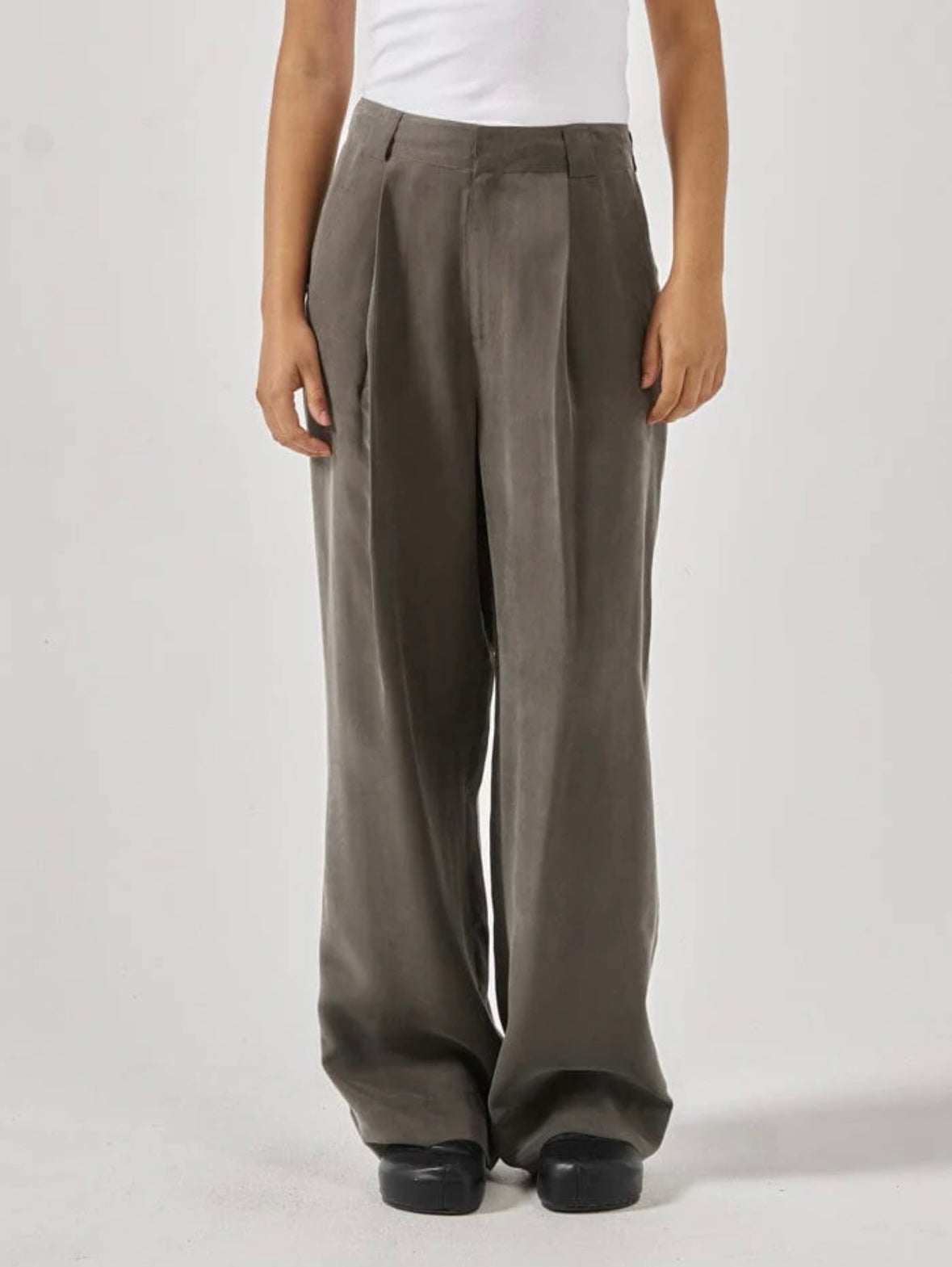 Artisan Cupro Pant in Truffle