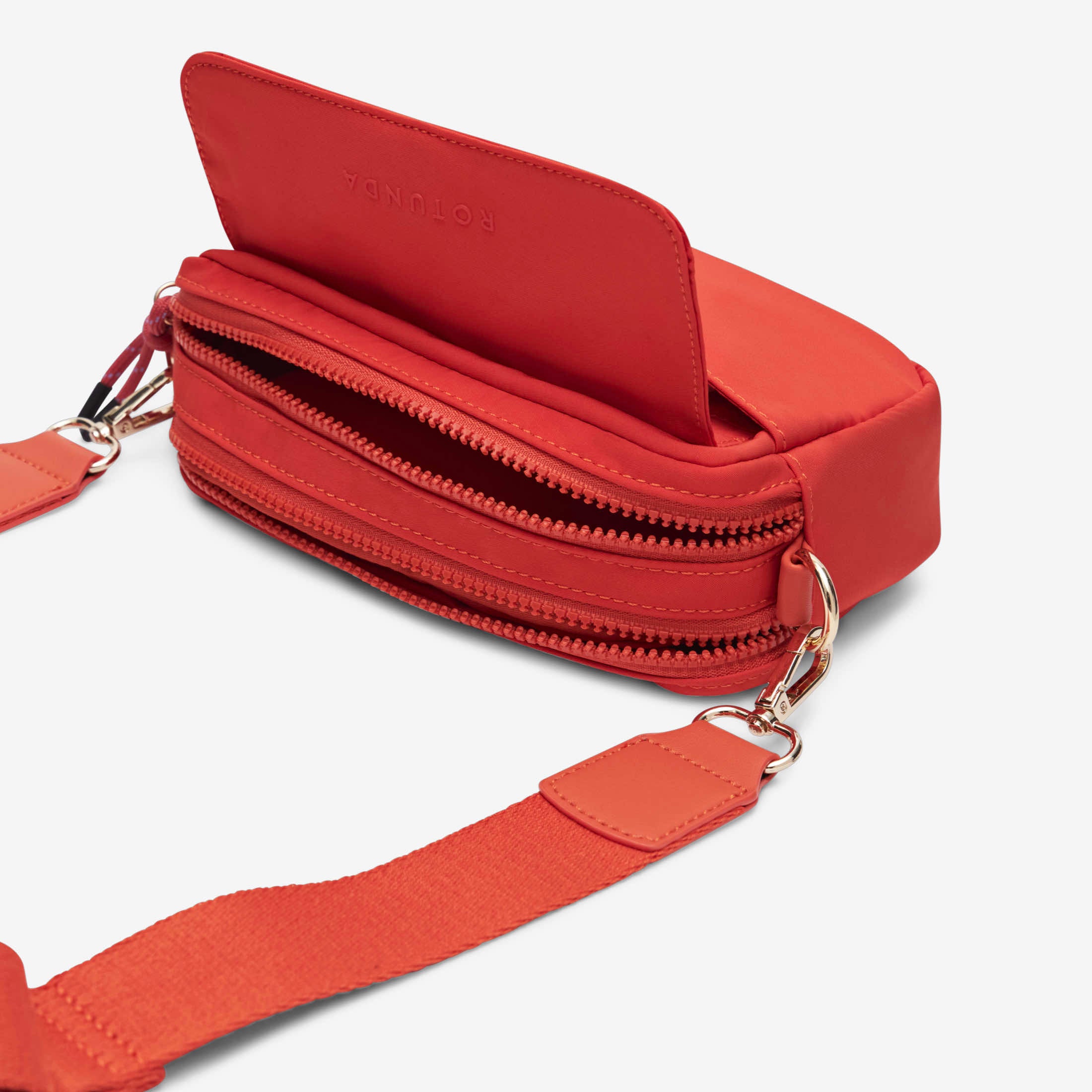 Chett Crossbody Bag in Red