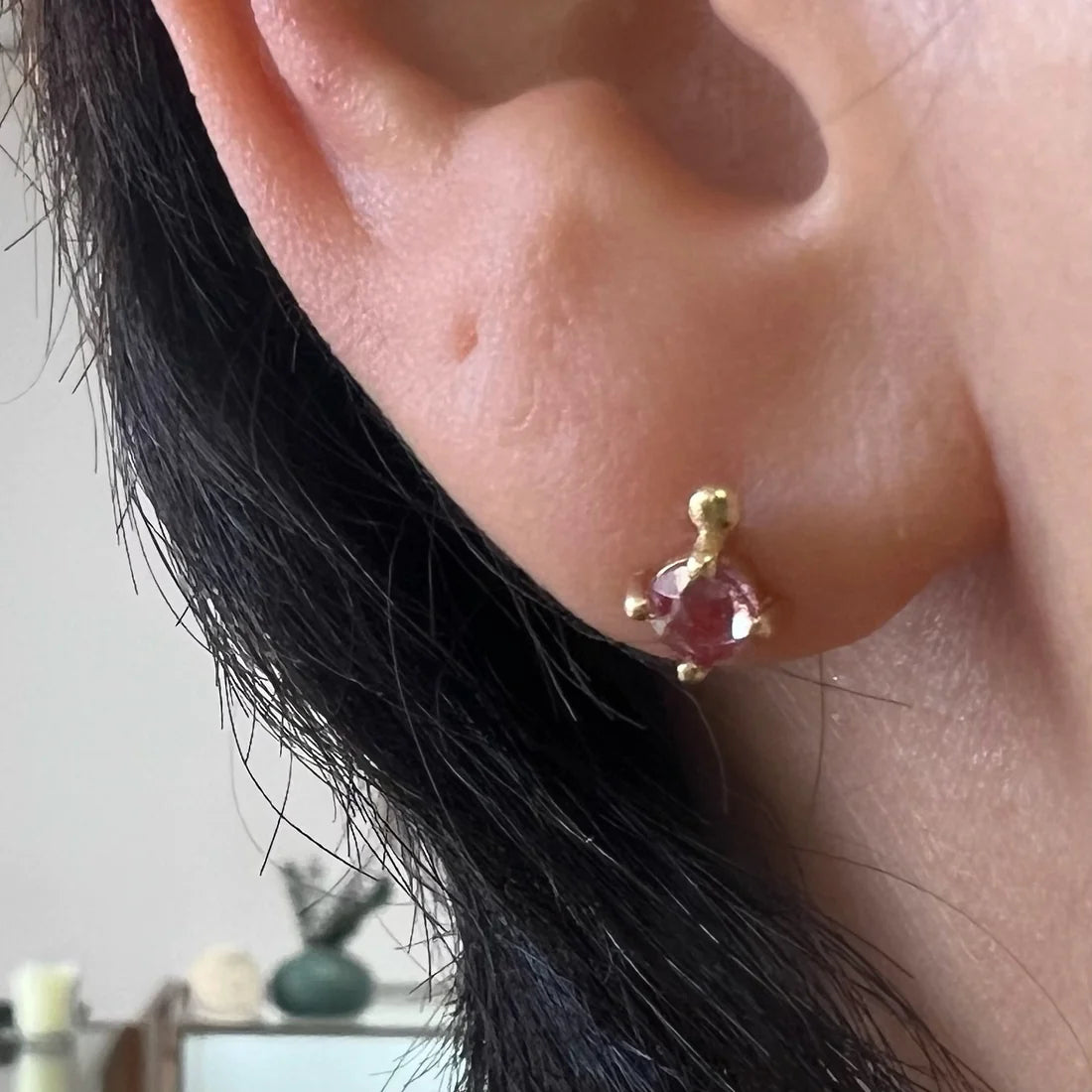 Pink Sapphire Aria Stud (Single)