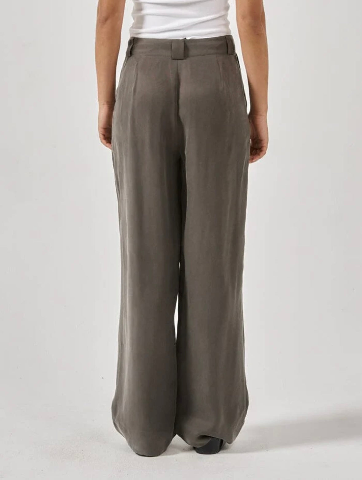 Artisan Cupro Pant in Truffle