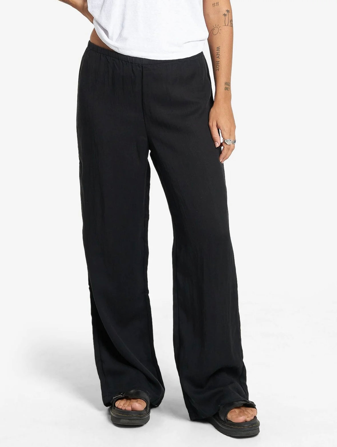 Ciara Pant in Black