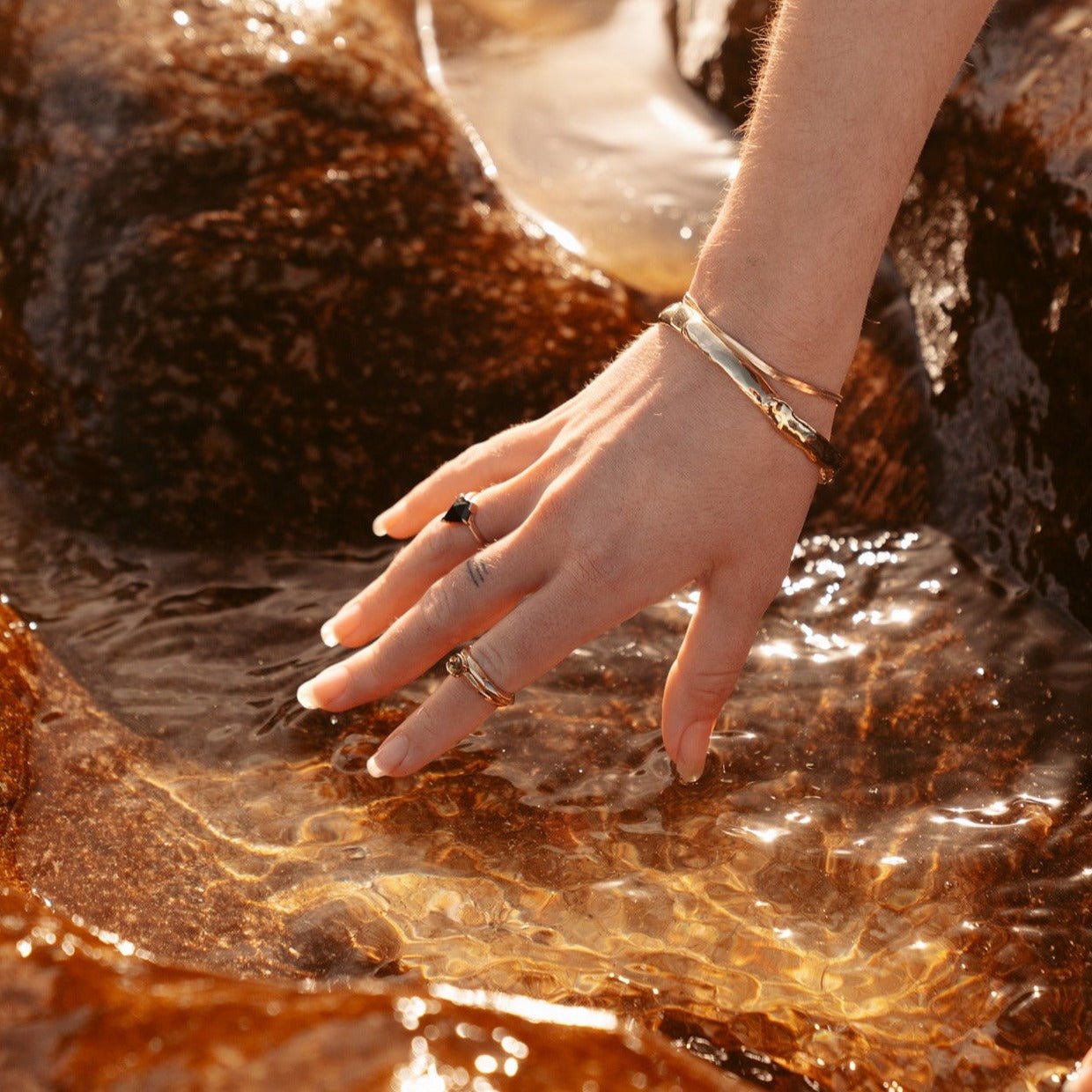 Color Changing Andalusite Half Bezel Ring