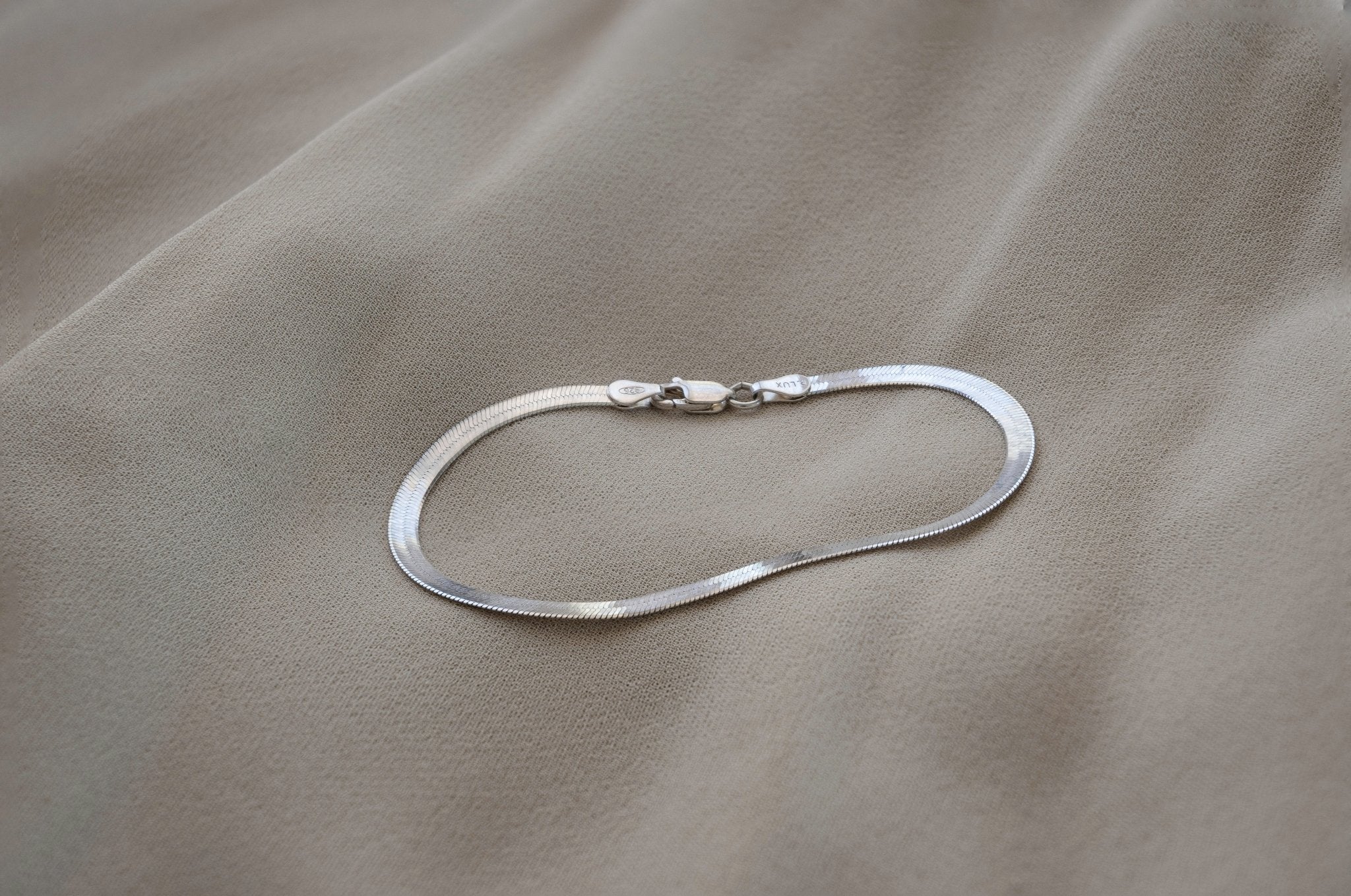 Slinky Silver Herringbone Chain Bracelet